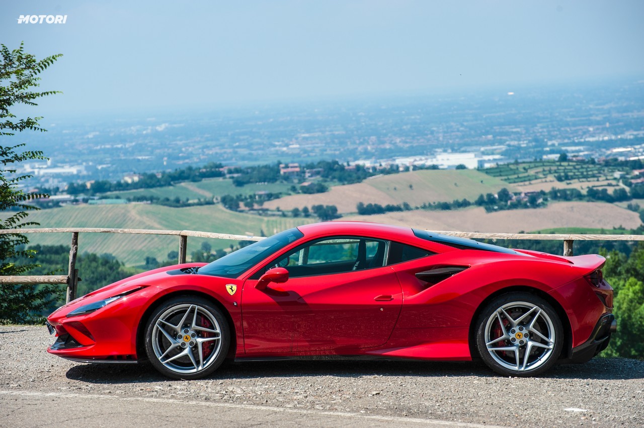 Ferrari F8 Tributo: la prova su strada