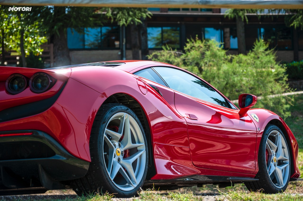 Ferrari F8 Tributo: la prova su strada