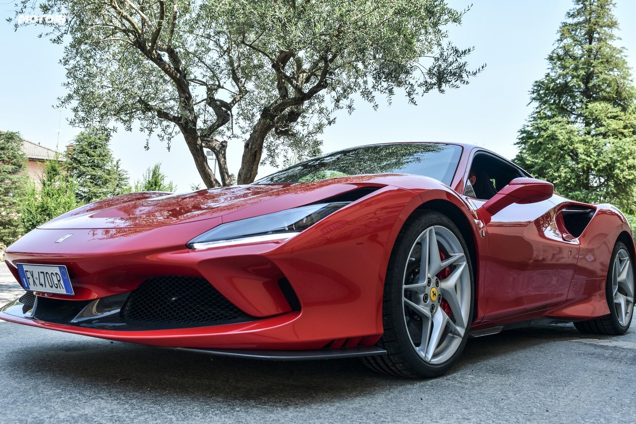 Ferrari F8 Tributo: la prova su strada