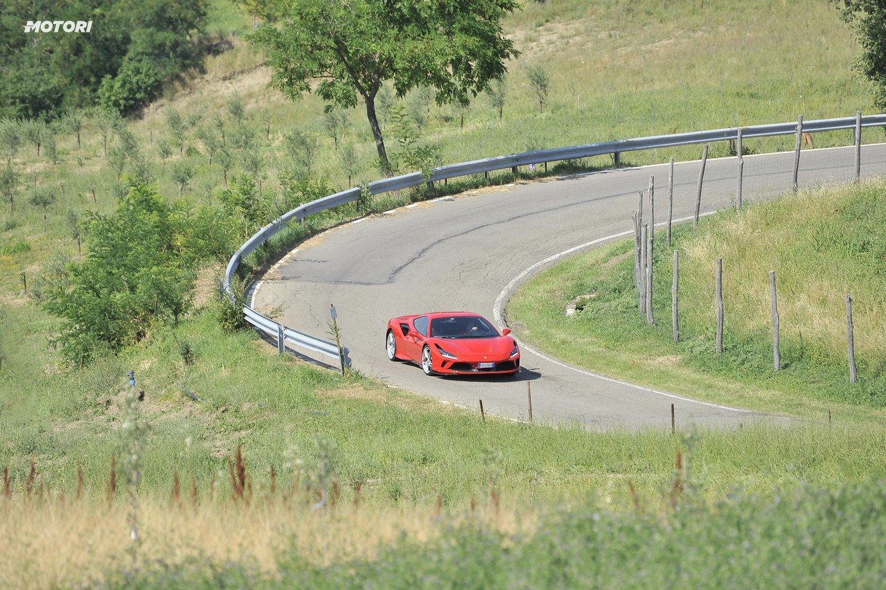 Ferrari F8 Tributo: la prova su strada
