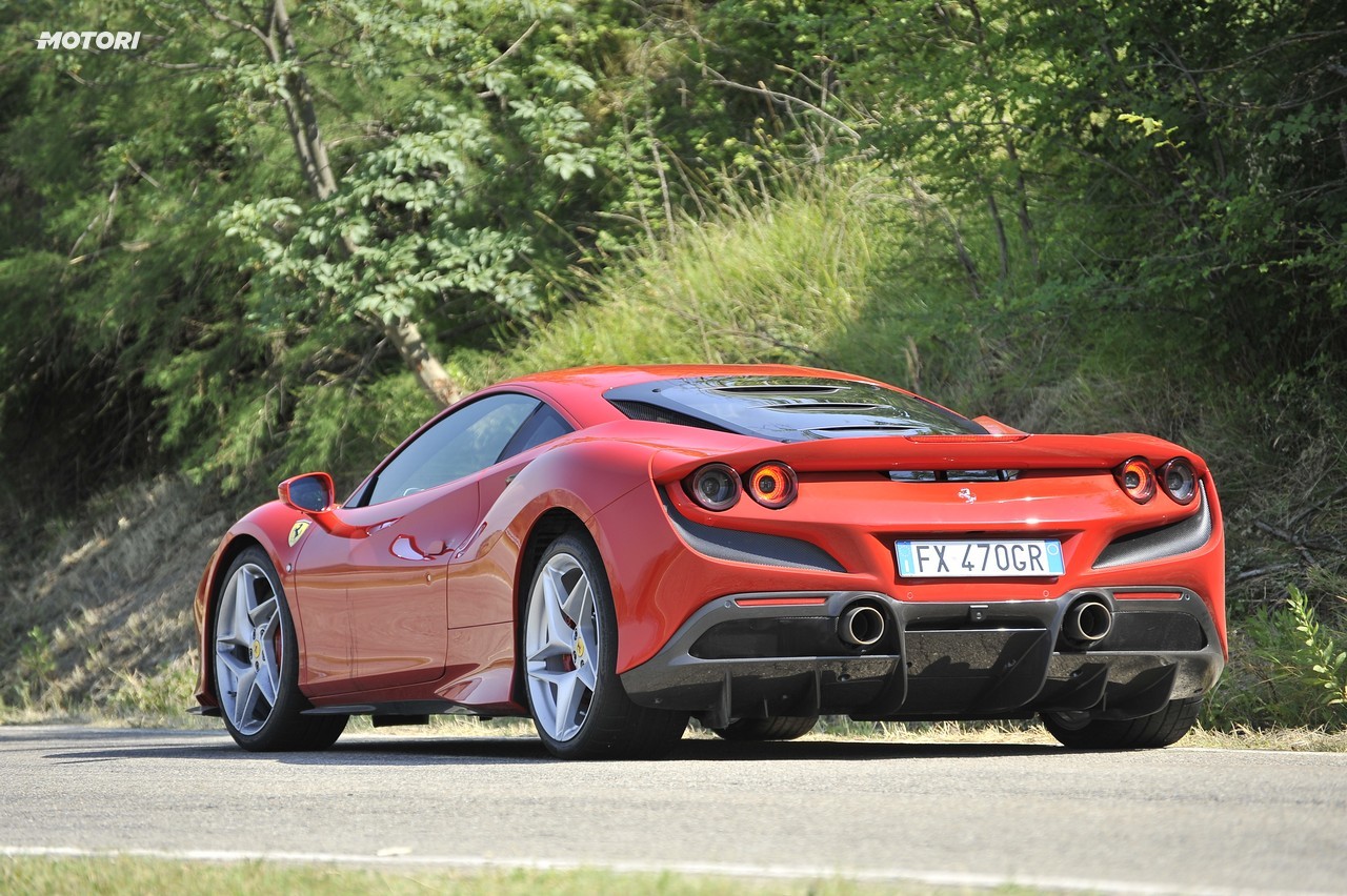 Ferrari F8 Tributo: la prova su strada