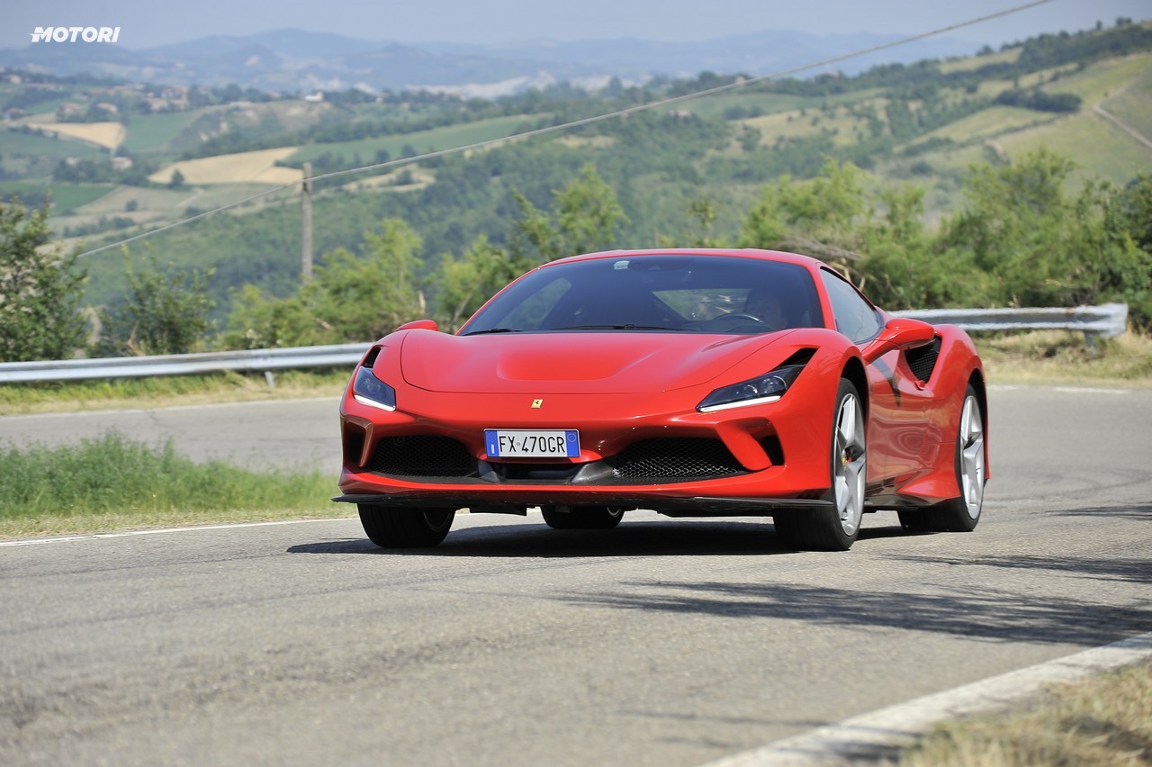 Ferrari F8 Tributo: la prova su strada