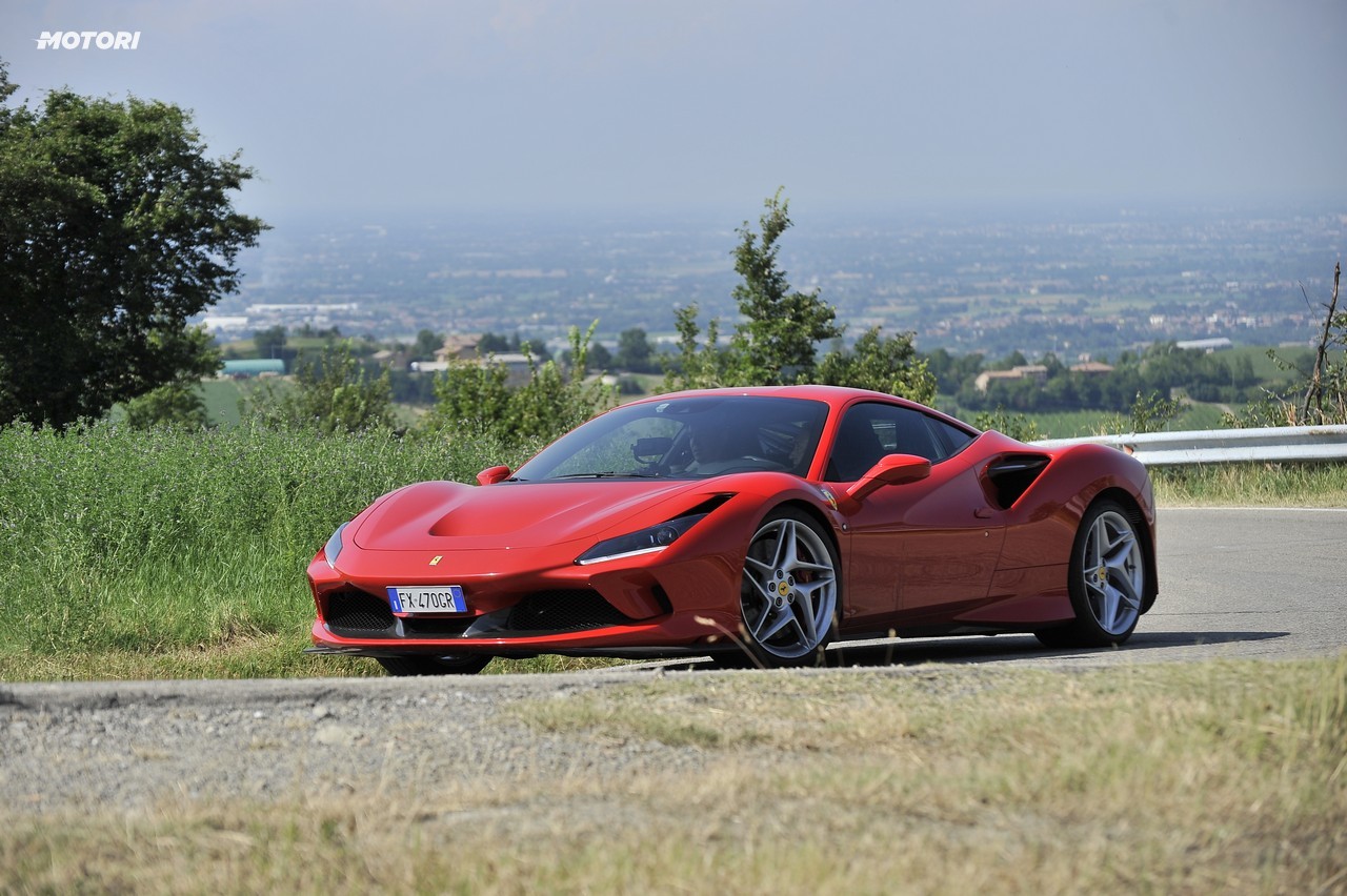 Ferrari F8 Tributo: la prova su strada