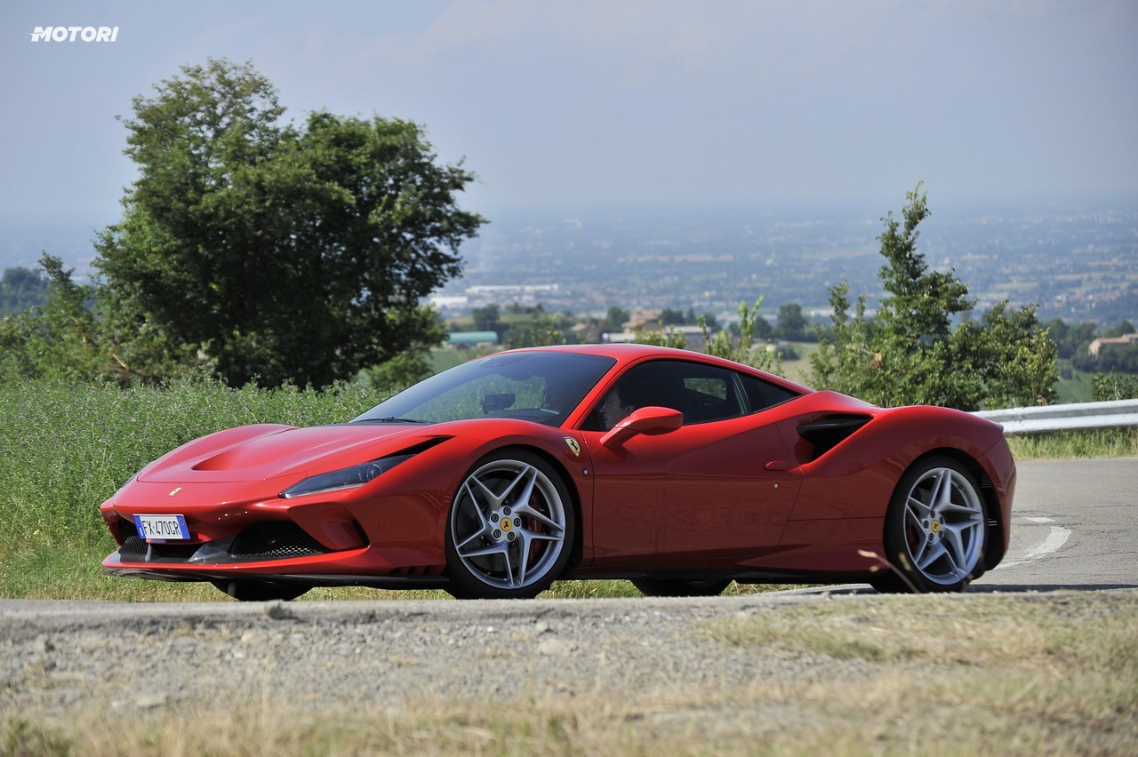 Ferrari F8 Tributo: la prova su strada