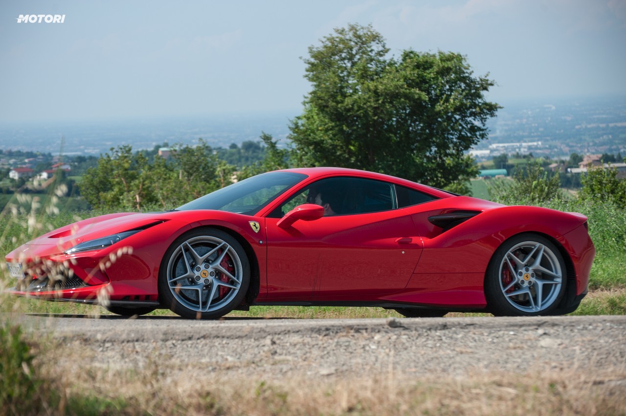 Ferrari F8 Tributo: la prova su strada