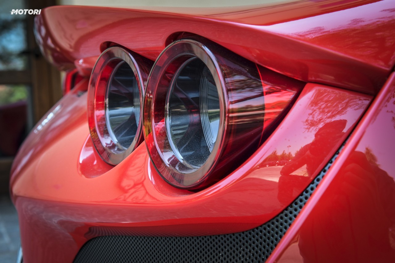 Ferrari F8 Tributo: la prova su strada