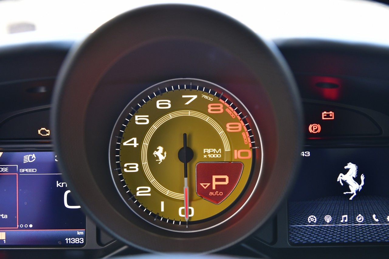 Ferrari F8 Tributo: la prova su strada