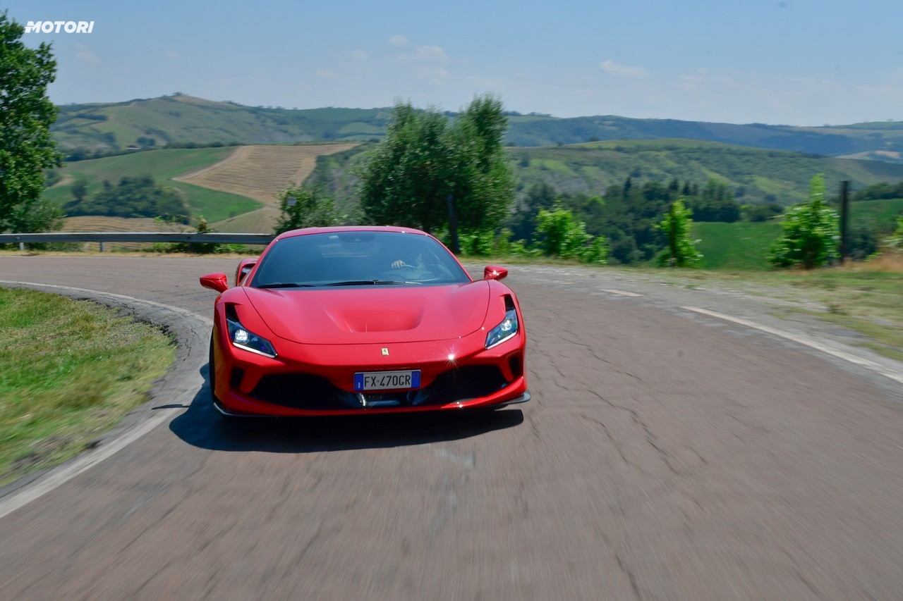 Ferrari F8 Tributo: la prova su strada