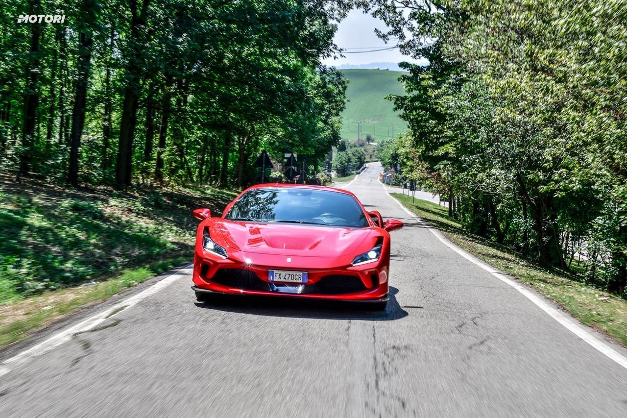 Ferrari F8 Tributo: la prova su strada