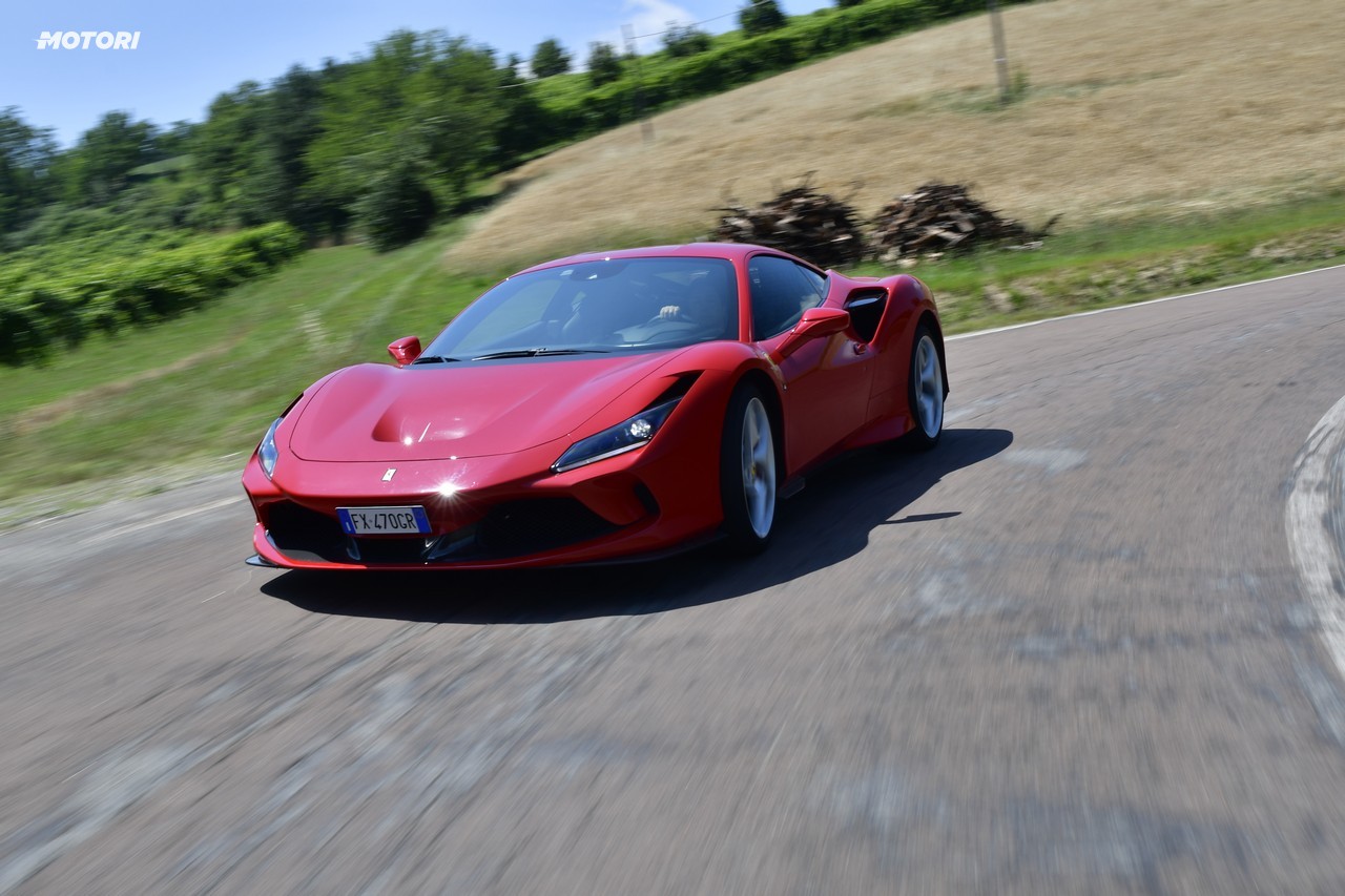 Ferrari F8 Tributo: la prova su strada