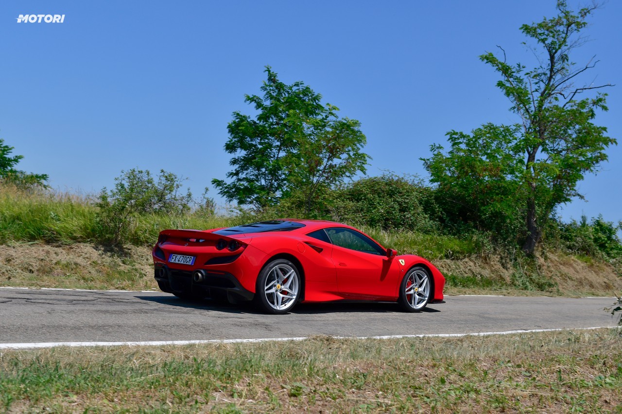 Ferrari F8 Tributo: la prova su strada