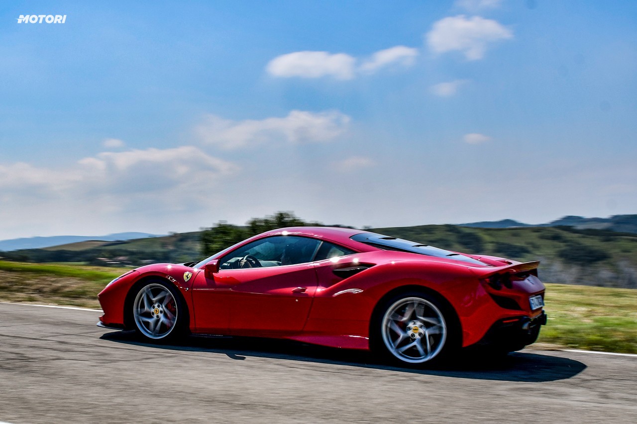 Ferrari F8 Tributo: la prova su strada