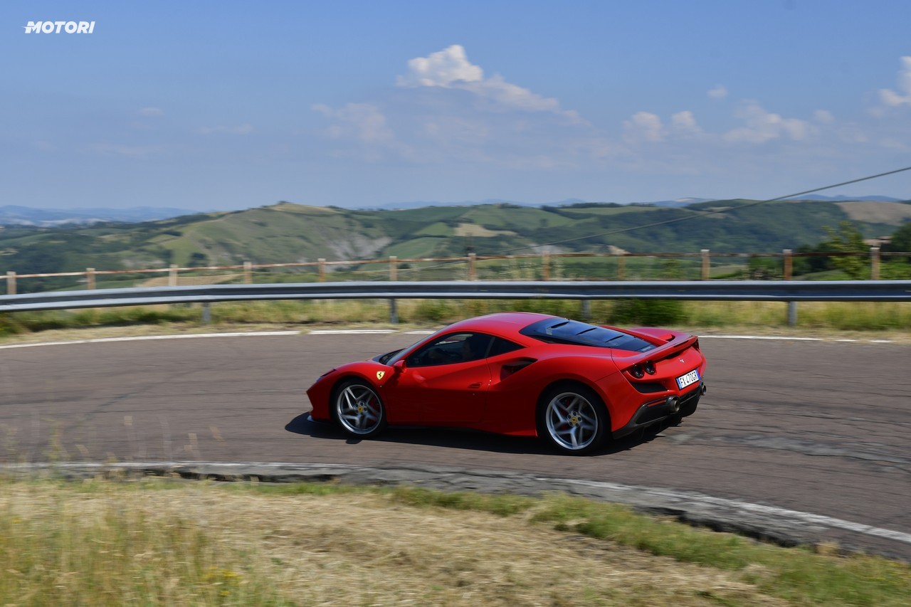 Ferrari F8 Tributo: la prova su strada