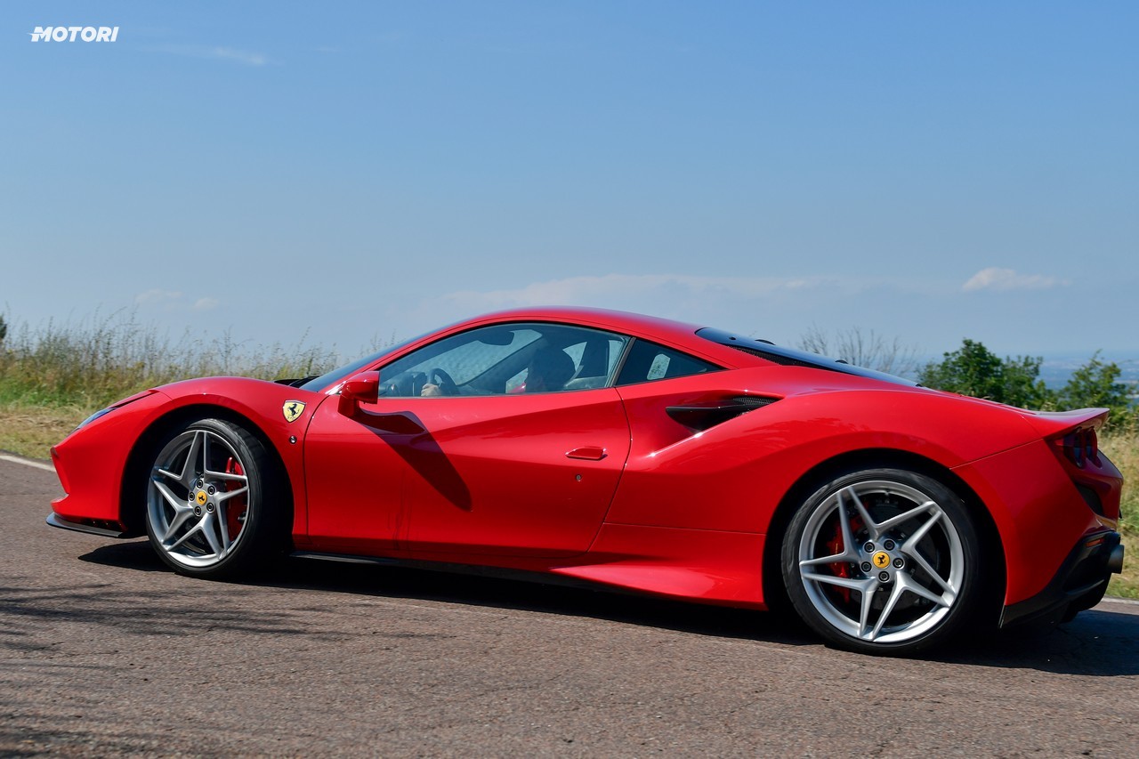 Ferrari F8 Tributo: la prova su strada