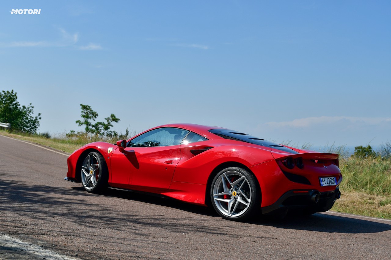 Ferrari F8 Tributo: la prova su strada