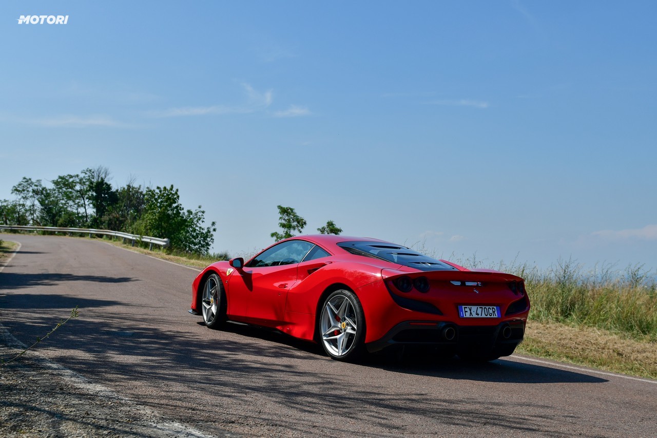 Ferrari F8 Tributo: la prova su strada