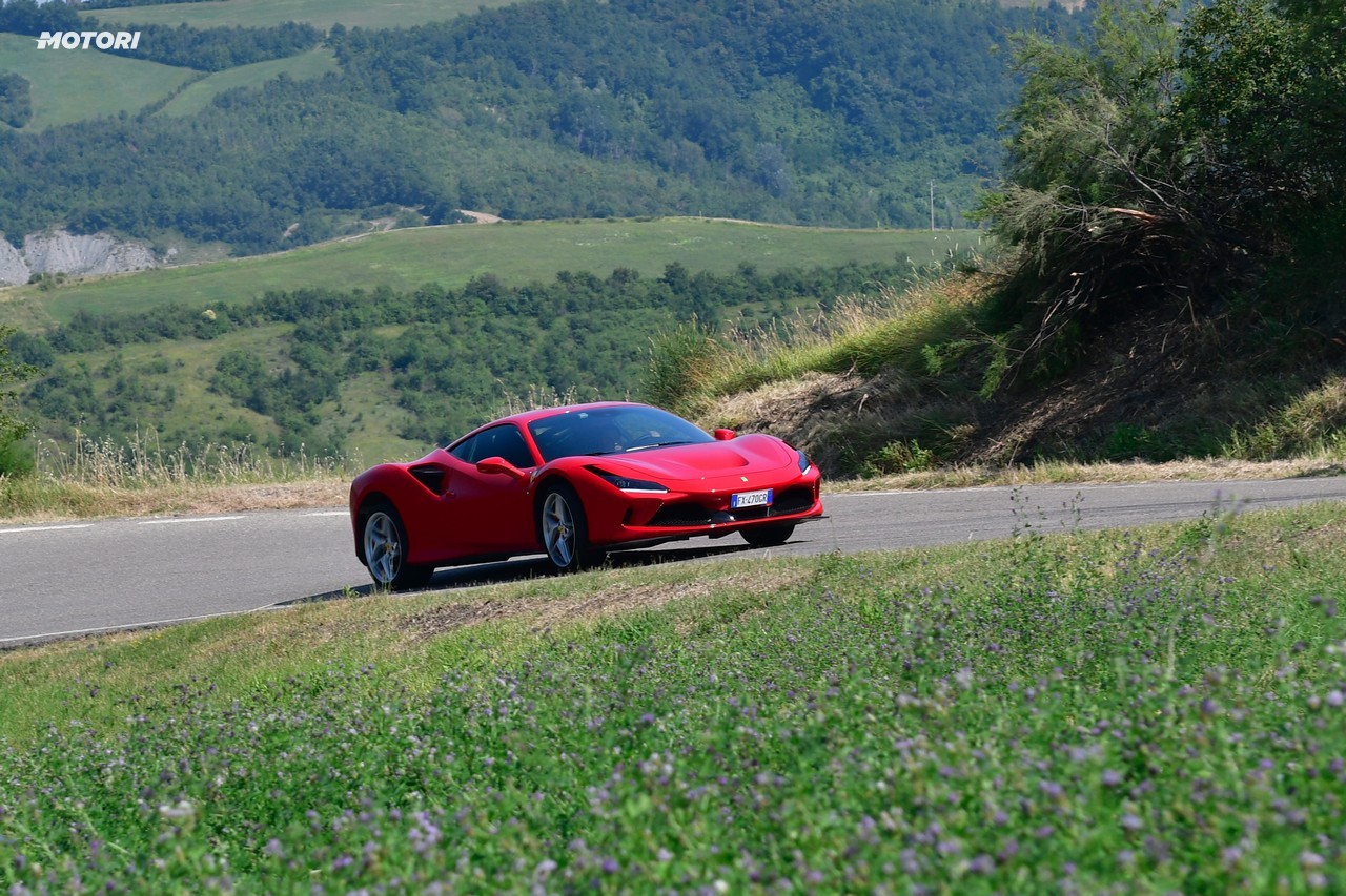 Ferrari F8 Tributo: la prova su strada