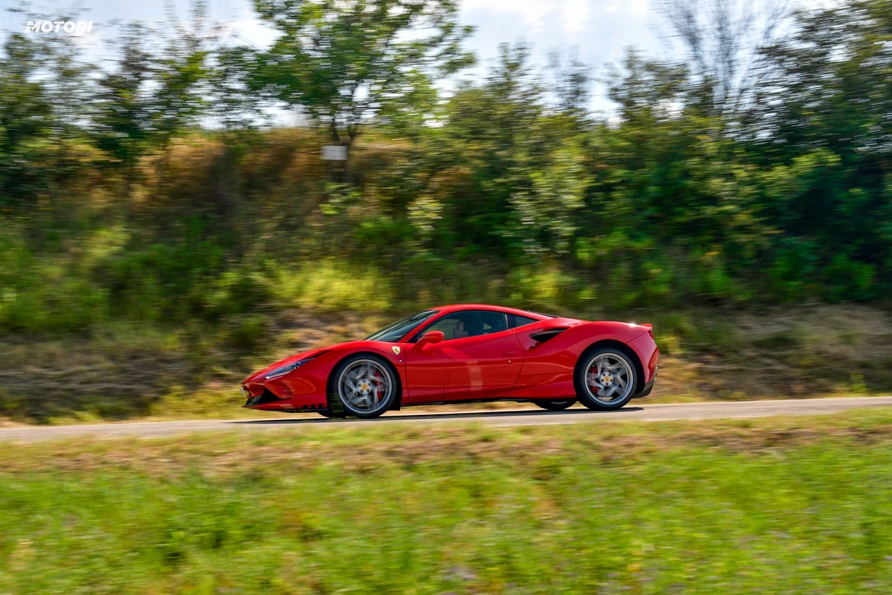 Ferrari F8 Tributo: la prova su strada