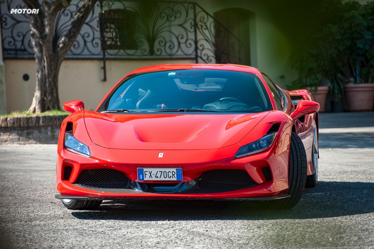 Ferrari F8 Tributo: la prova su strada