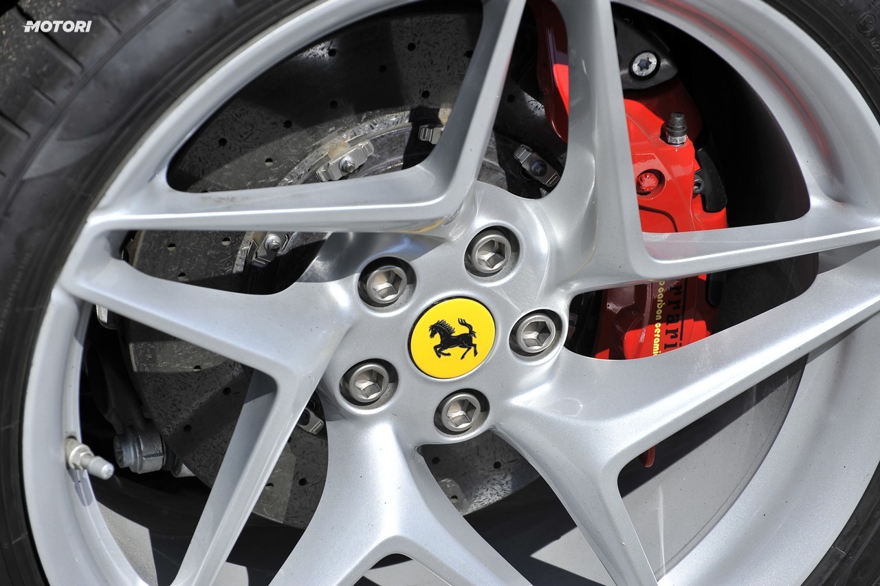 Ferrari F8 Tributo: la prova su strada