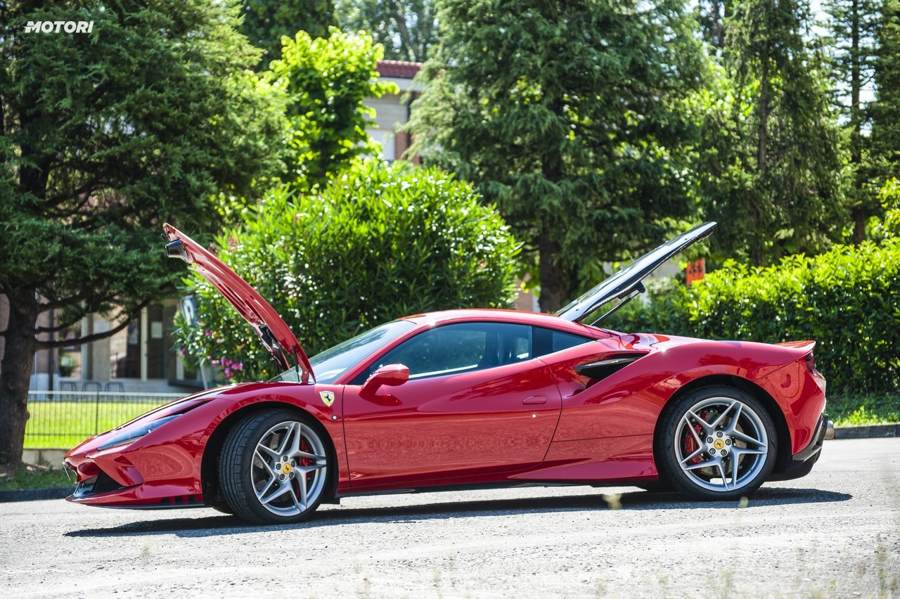 Ferrari F8 Tributo: la prova su strada