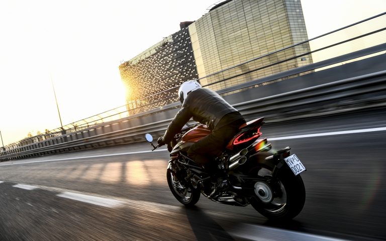 MV Agusta Brutale 1000 RR 2020: immagini ufficiali