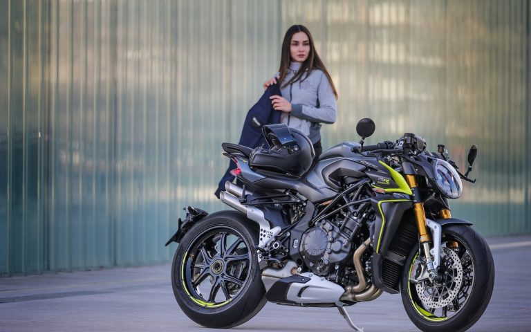 MV Agusta Brutale 1000 RR 2020: immagini ufficiali