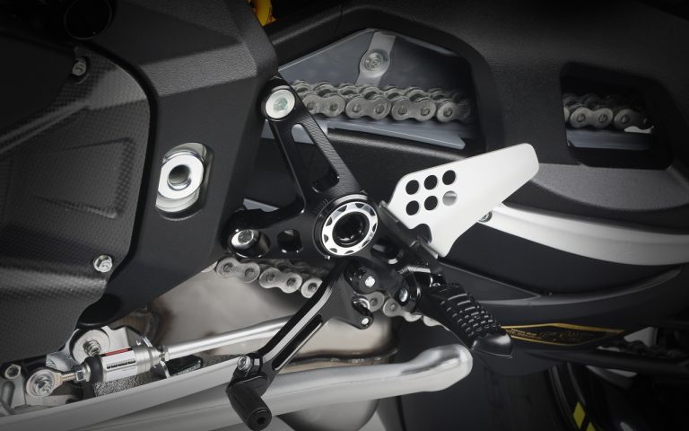 MV Agusta Brutale 1000 RR 2020: immagini ufficiali