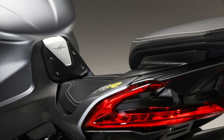 MV Agusta Brutale 1000 RR 2020: immagini ufficiali