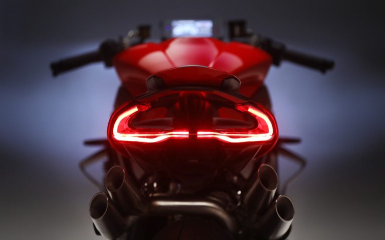 MV Agusta Brutale 1000 RR 2020: immagini ufficiali