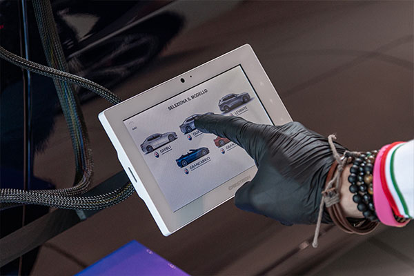 Colibrì UVC, sanificazione auto: immagini ufficiali