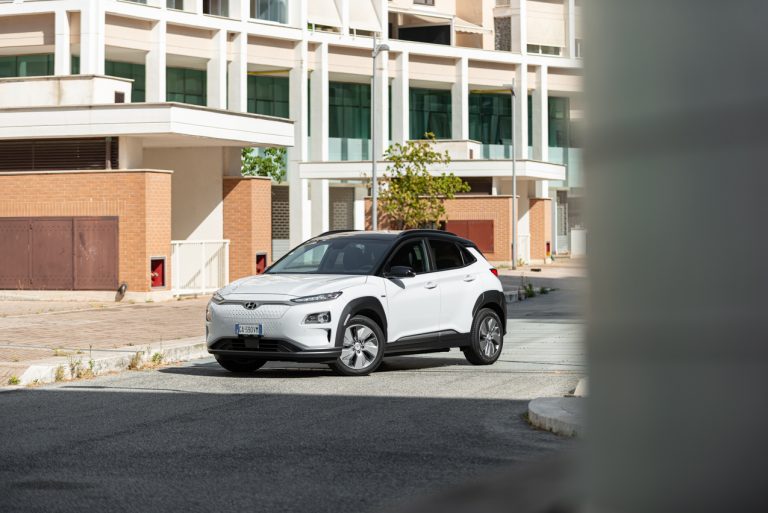 Hyundai Kona Electric: la prova su strada