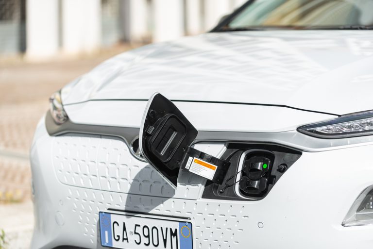 Hyundai Kona Electric: la prova su strada