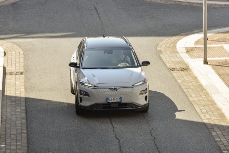 Hyundai Kona Electric: la prova su strada