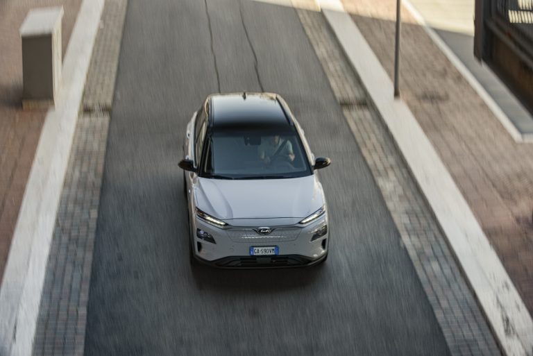 Hyundai Kona Electric: la prova su strada