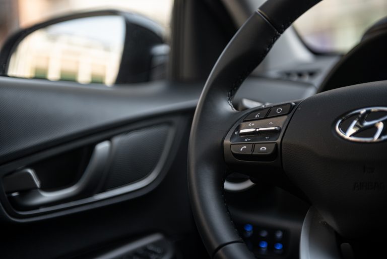 Hyundai Kona Electric: la prova su strada