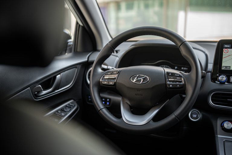 Hyundai Kona Electric: la prova su strada