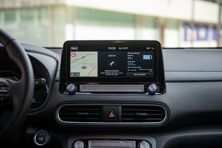 Hyundai Kona Electric: la prova su strada