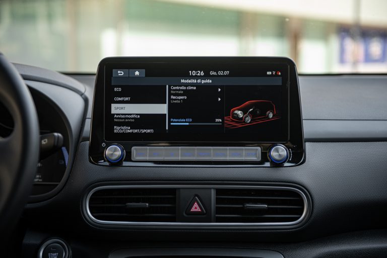 Hyundai Kona Electric: la prova su strada