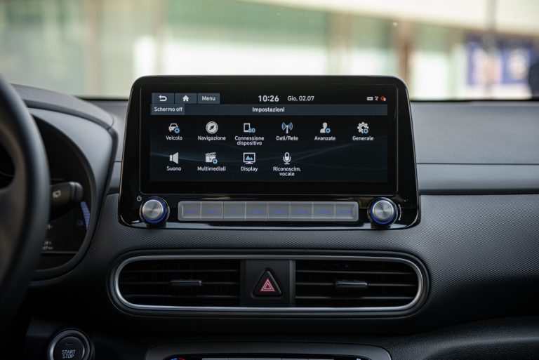 Hyundai Kona Electric: la prova su strada