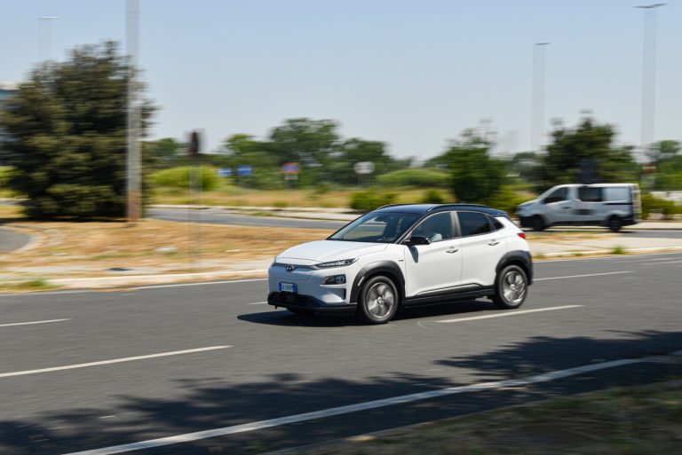 Hyundai Kona Electric: la prova su strada