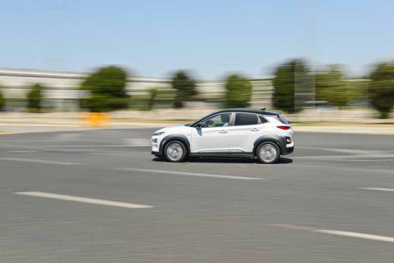 Hyundai Kona Electric: la prova su strada