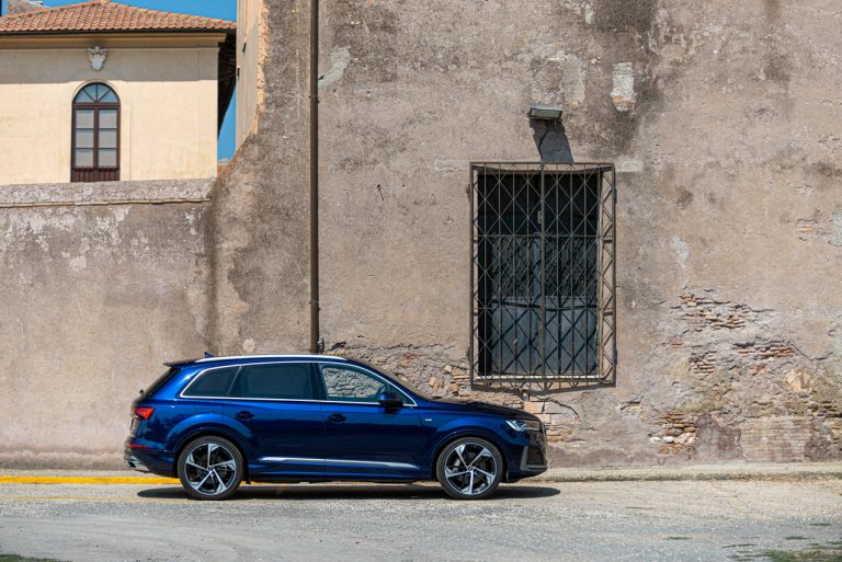 Audi Q7 50 TDI: la prova su strada