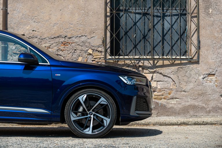 Audi Q7 50 TDI: la prova su strada