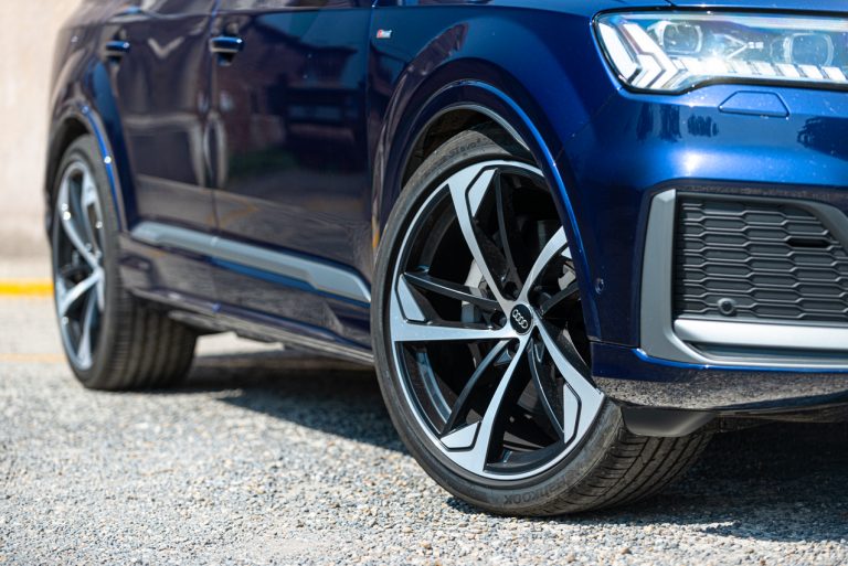 Audi Q7 50 TDI: la prova su strada