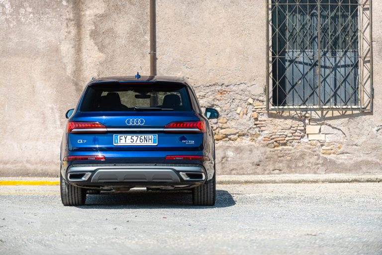 Audi Q7 50 TDI: la prova su strada