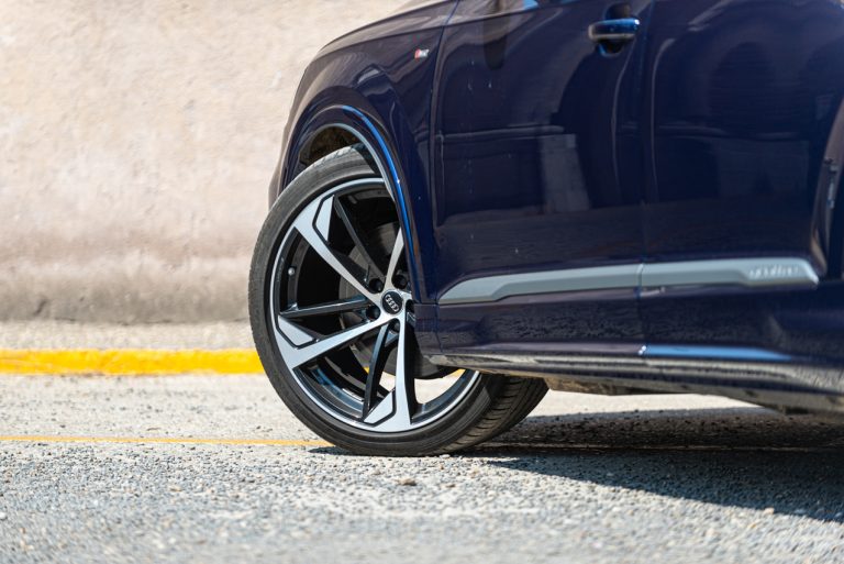 Audi Q7 50 TDI: la prova su strada