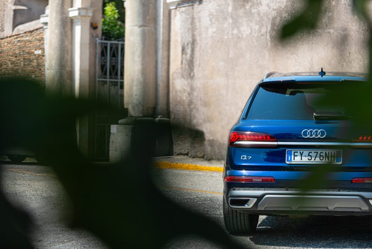 Audi Q7 50 TDI: la prova su strada