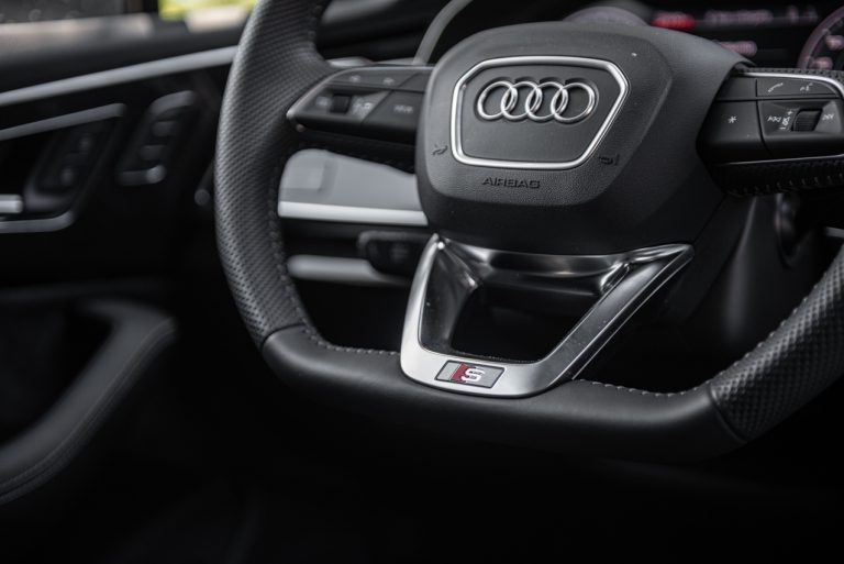 Audi Q7 50 TDI: la prova su strada