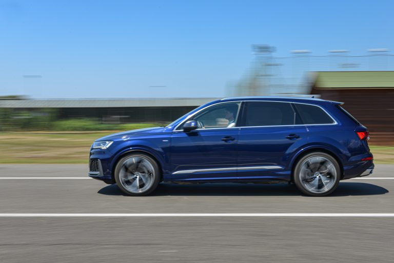 Audi Q7 50 TDI: la prova su strada